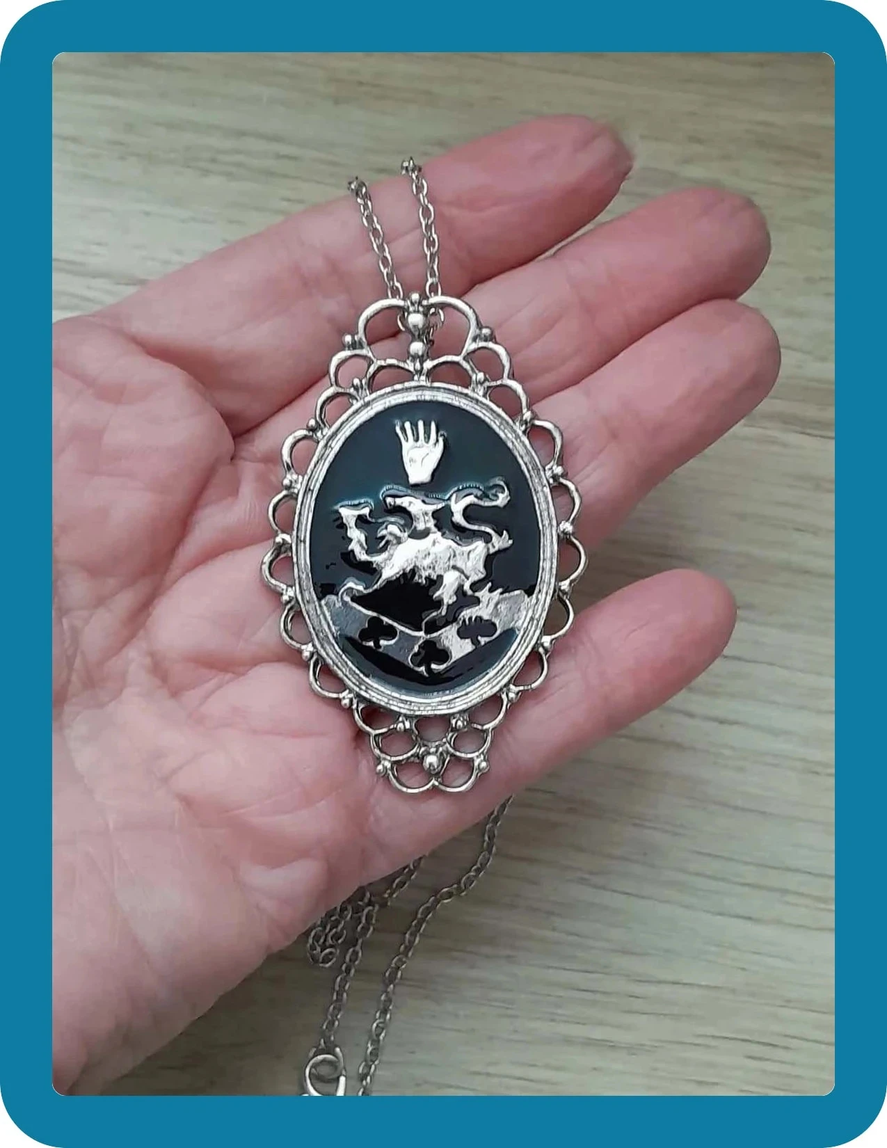 Halsband gedragen door Rosalie in de Twilight Saga – photo 5